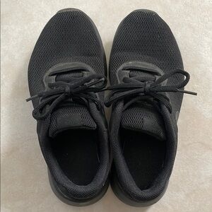 🖤 NIKE Black Lightweight Youth Running Shoe Sneakers